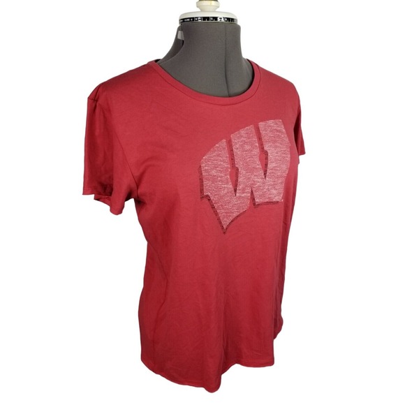 Wisconsin‎ Badgers Women's Shirt Size XL, Pit To Pit 21 In Red NWT - Picture 1 of 8